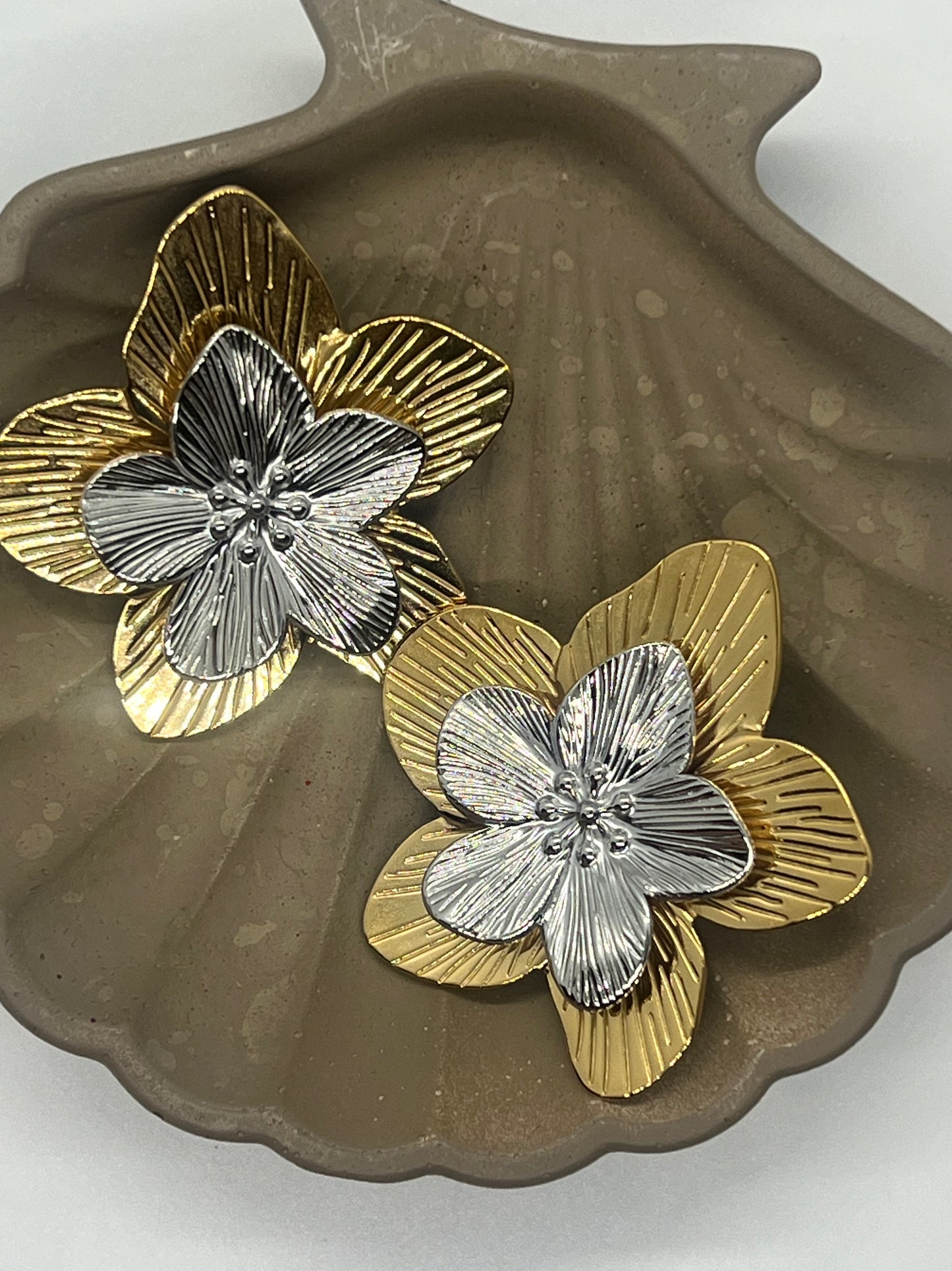 Pantallas dos tonos de flores