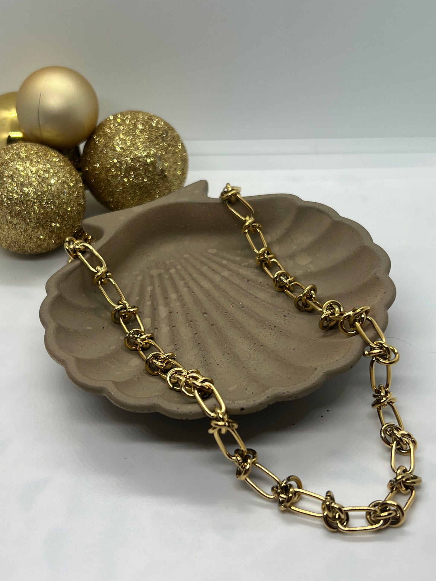 Knot Chain